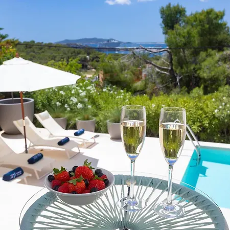 Villa In Ibiza Town Sleeps 10 - Vue