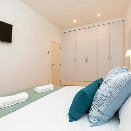 In Ibiza Town Sleeps 10 - Vue Villa