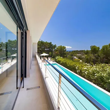 In Ibiza Town Sleeps 10 - Vue