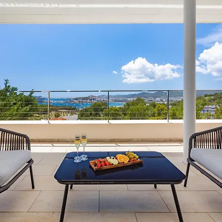 In Ibiza Town Sleeps 10 - Vue Villa *